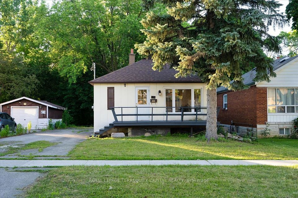 175 Clearbrooke Circle, Toronto, ON M9W 2G2 at 175 Clearbrooke Circle, Toronto, ON M9W 2G2, Toronto W10, ON, M9W 2G2