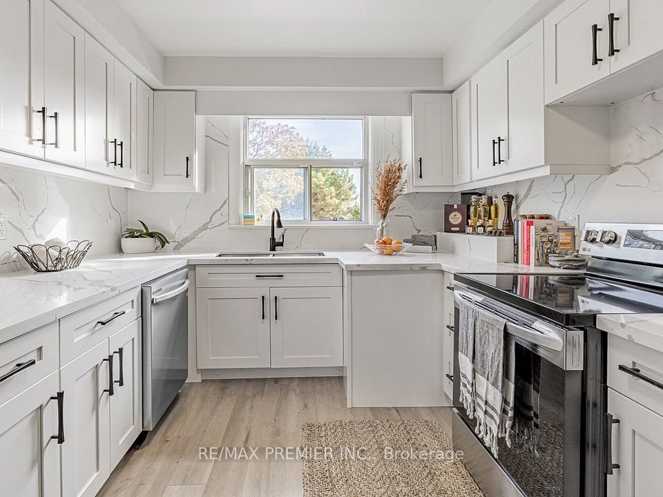 Detached at 1368 Tansley Drive, Oakville, ON L6L 2N4, Oakville