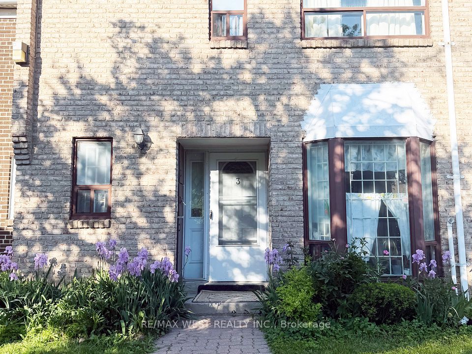 19 Gosford Boulevard 3, Toronto, ON M3N 2G7 at 19 Gosford Boulevard 3, Toronto, ON M3N 2G7, Toronto W05, ON, M3N 2G7
