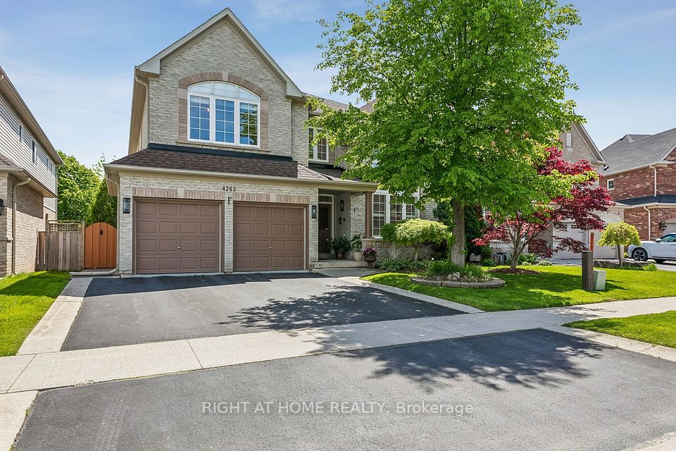 4263 Couples Crescent, Burlington, ON L7M 4Z2 at 4263 Couples Crescent, Burlington, ON L7M 4Z2, Burlington, ON, L7M 4Z2