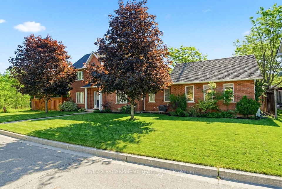1745 Creek Way 7, Burlington, ON L7L 7E1 at 1745 Creek Way 7, Burlington, ON L7L 7E1, Burlington, ON, L7L 7E1
