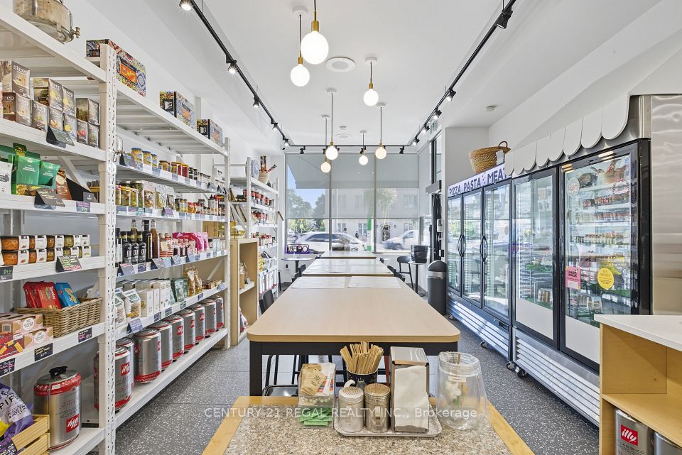 1700 St Clair Avenue W, Toronto, ON M6N 1J1