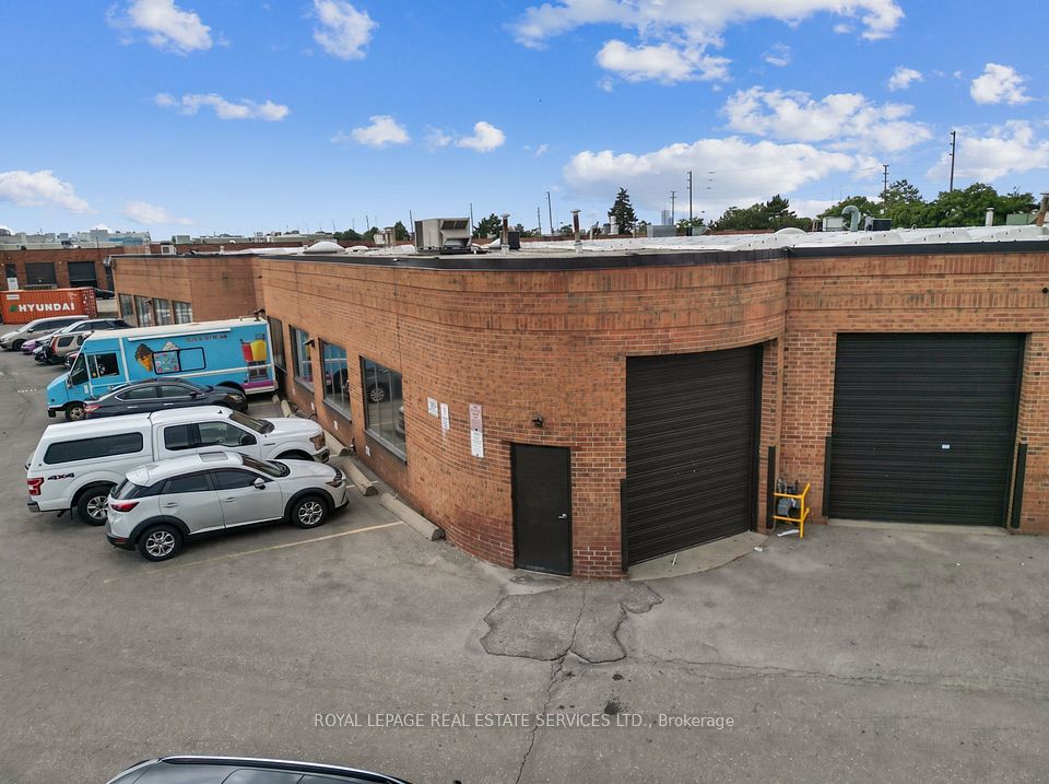 32 Goodmark Place 1, Toronto, ON M9W 6J4