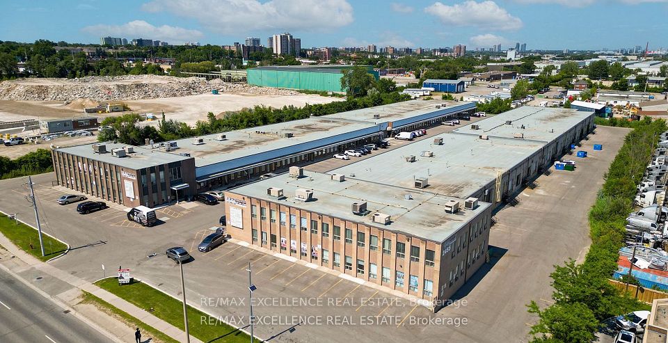 2455 Cawthra Road 79, Mississauga, ON L5A 3P1