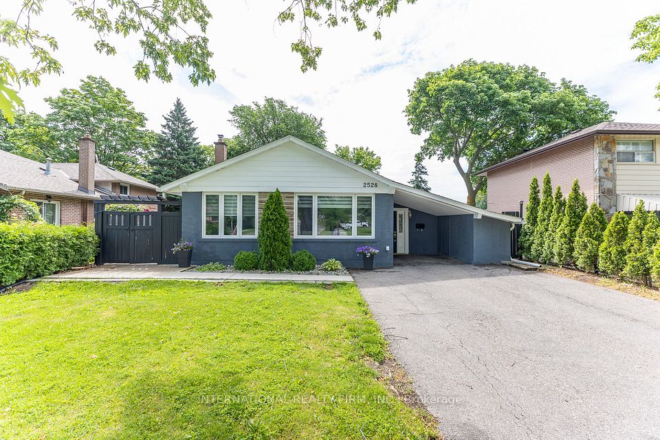 2528 Truscott Drive, Mississauga, ON L5J 2B5 at 2528 Truscott Drive, Mississauga, ON L5J 2B5, Mississauga, ON, L5J 2B5