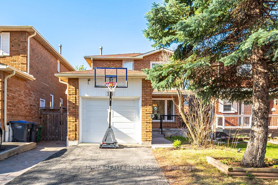 16 Langholm Court, Brampton, ON L6Z 2Y1 at 16 Langholm Court, Brampton, ON L6Z 2Y1, Brampton, ON, L6Z 2Y1