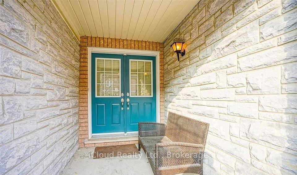 Att/Row/Townhouse at 559 Candlestick Circle, Mississauga, ON L4Z 0B1, Mississauga
