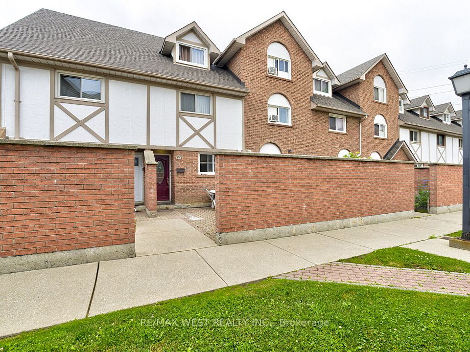 83 Irwin Road 22, Toronto, ON M9W 5W1 at 83 Irwin Road 22, Toronto, ON M9W 5W1, Toronto W10, ON, M9W 5W1