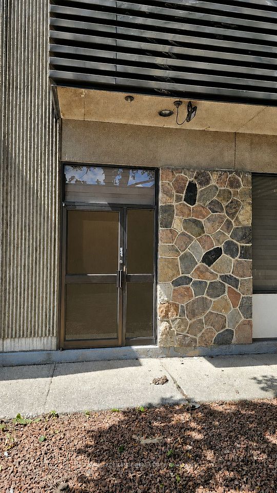 7040 Torbram Road 8, Mississauga, ON L4T 3Z4