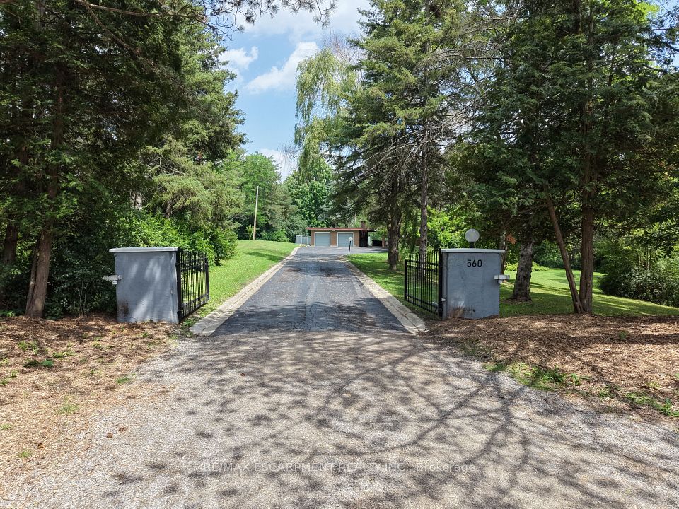 560 CRANE Court, Burlington, ON L7P 4Y8 at 560 CRANE Court, Burlington, ON L7P 4Y8, Burlington, ON, L7P 4Y8