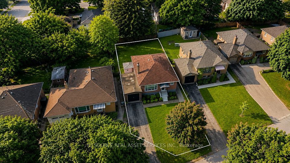 100 Ballacaine Drive, Toronto, ON M8Y 4B8 at 100 Ballacaine Drive, Toronto, ON M8Y 4B8, Toronto W07, ON, M8Y 4B8