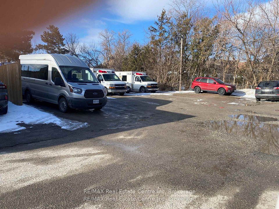 25 Commercial Street, Milton, ON L9T 2H6
