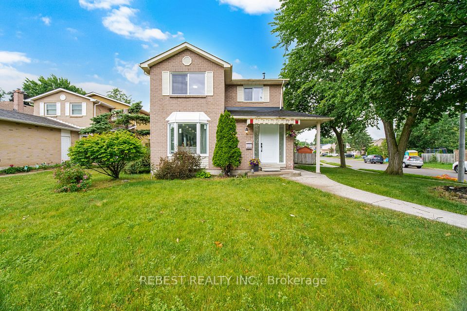 Detached at 3120 Mccarron Crescent, Mississauga, ON L5N 3H5, Mississauga