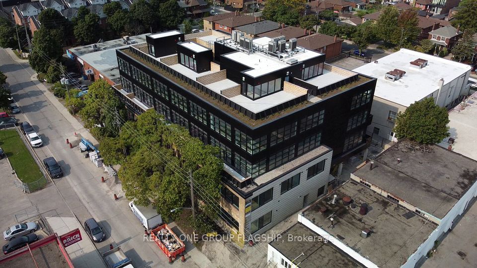 300 Geary Avenue 405, Toronto, ON M6H 2C5