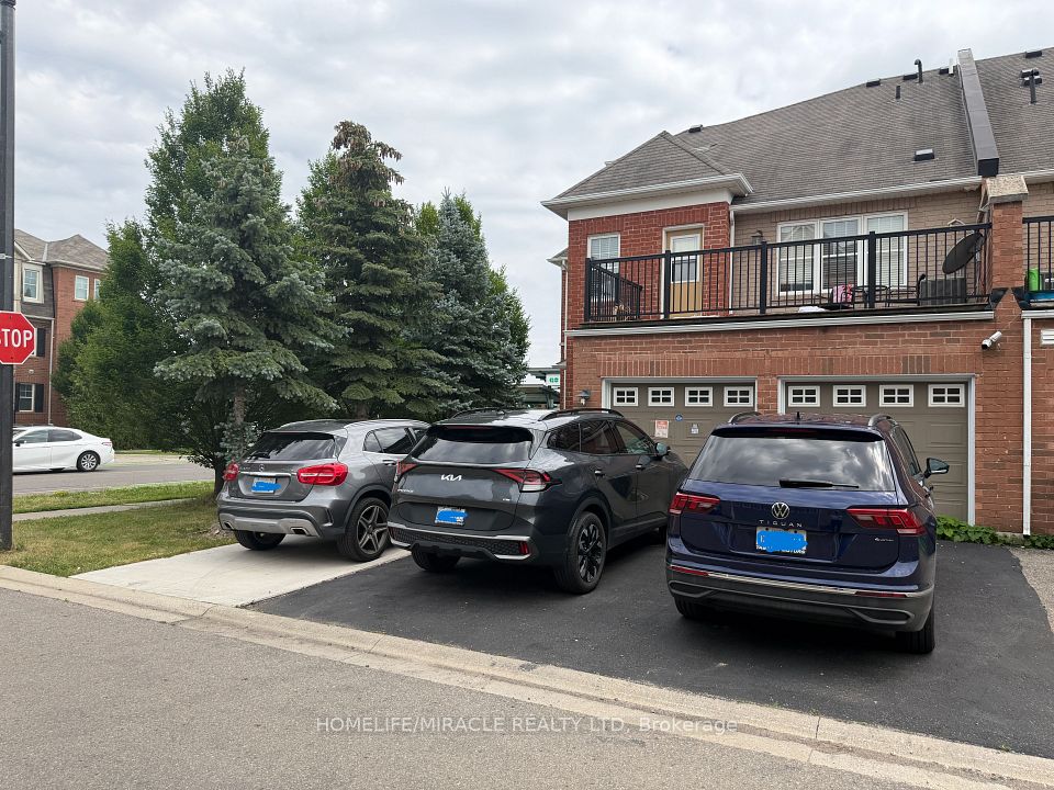 52 Commuter Drive, Brampton, ON L7A 0R3