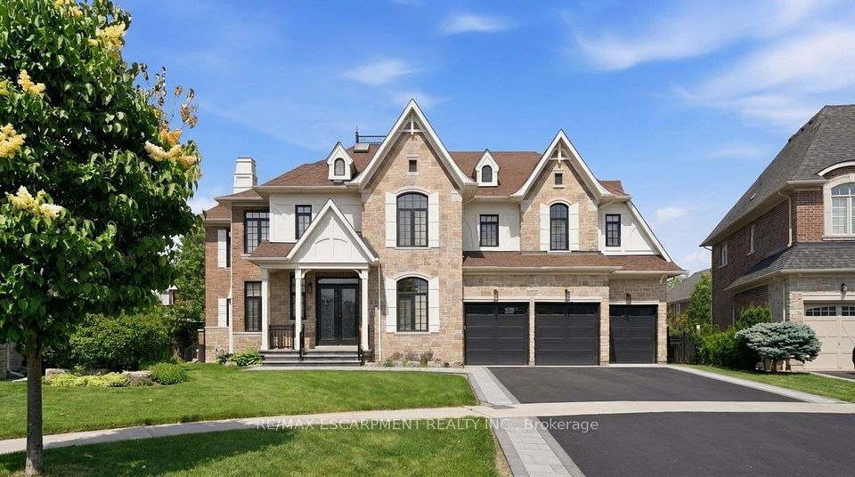 950 Fredonia Drive, Mississauga, ON L5C 2W4 at 950 Fredonia Drive, Mississauga, ON L5C 2W4, Mississauga, ON, L5C 2W4