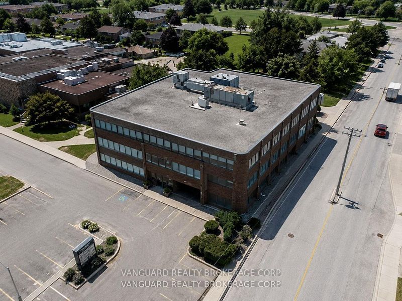 2227 South Mill Way 204, Mississauga, ON L5L 3R6
