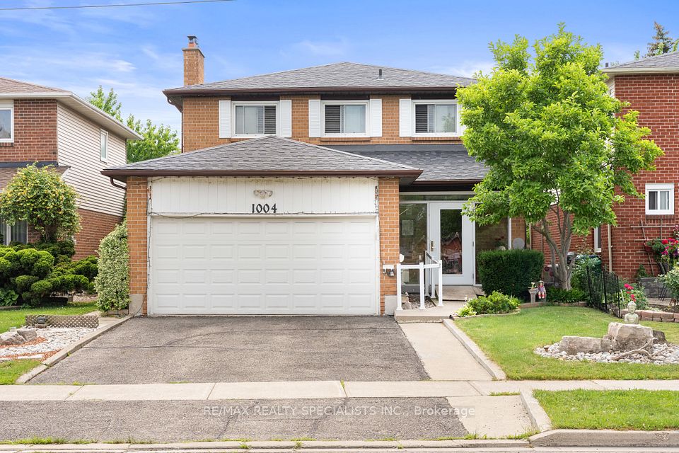 1004 Queensbridge Drive, Mississauga, ON L5C 3R1 at 1004 Queensbridge Drive, Mississauga, ON L5C 3R1, Mississauga, ON, L5C 3R1