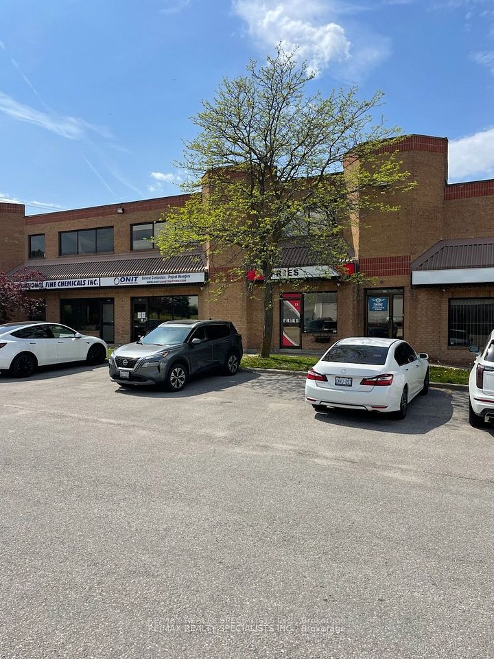 14 Automatic Road 32a, Brampton, ON L6S 5N5