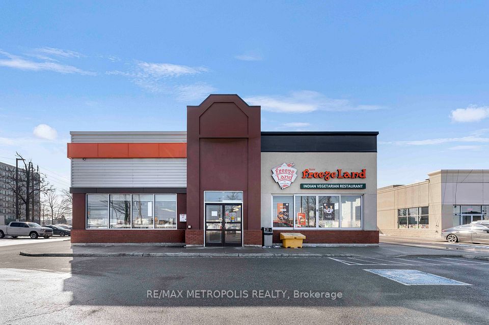 1465 Aerowood Drive, Mississauga, ON L4W 1C2