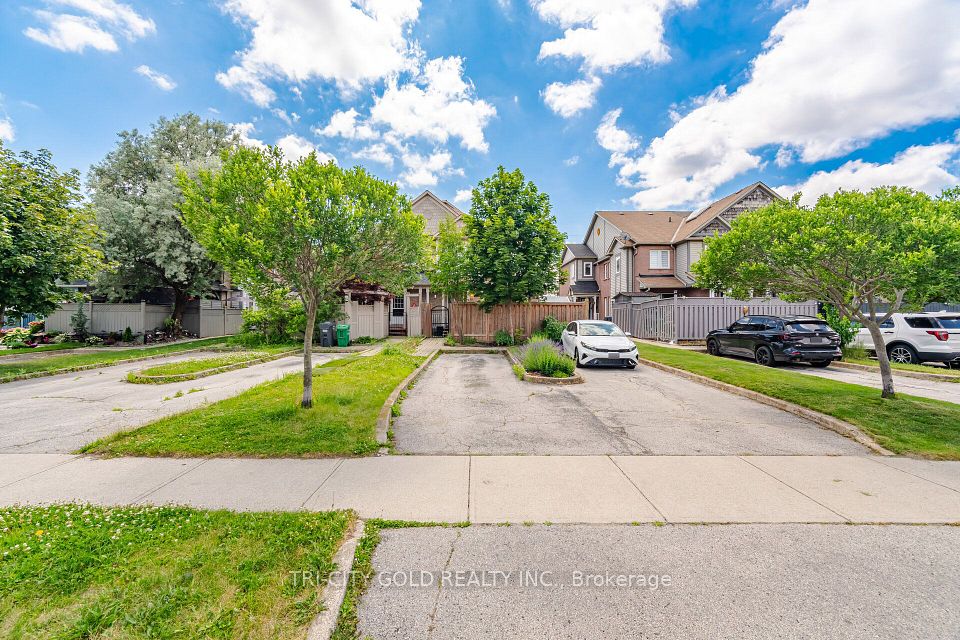 111 Chipmunk Crescent, Brampton, ON L6R 1B4 at 111 Chipmunk Crescent, Brampton, ON L6R 1B4, Brampton, ON, L6R 1B4