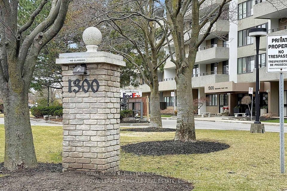 1300 Mississauga Valley Boulevard 902, Mississauga, ON L5A 3S9 at 1300 Mississauga Valley Boulevard 902, Mississauga, ON L5A 3S9, Mississauga, ON, L5A 3S9