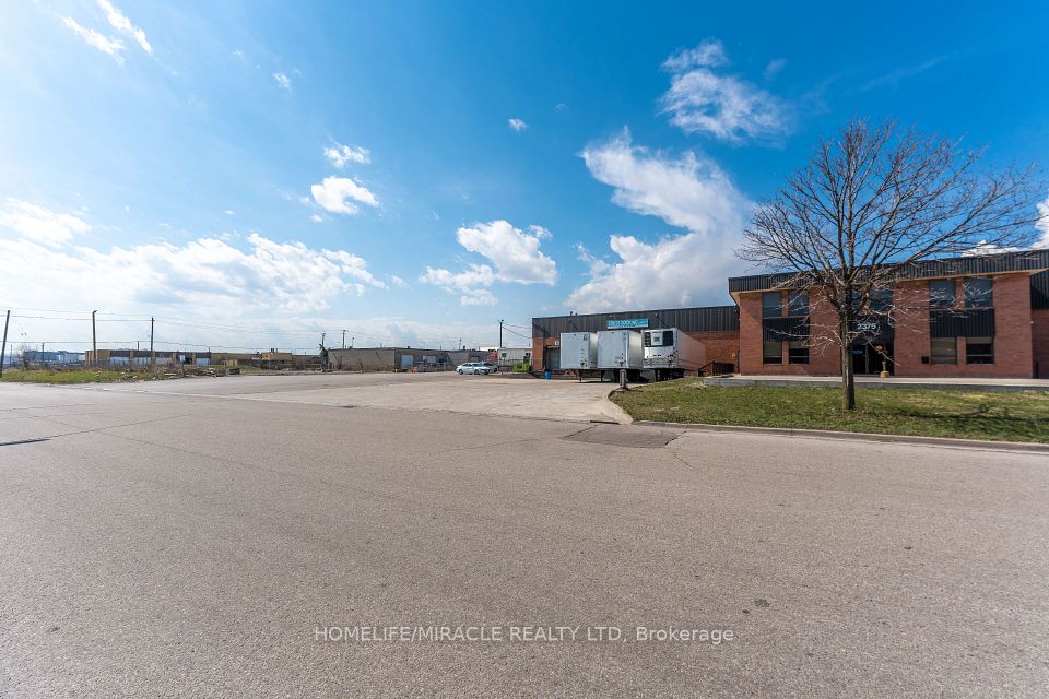 2375 Lucknow Drive, Mississauga, ON L5S 1H9