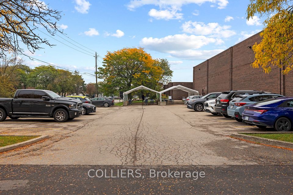 2480 Tedlo Street 1, Mississauga, ON L5A 3V3