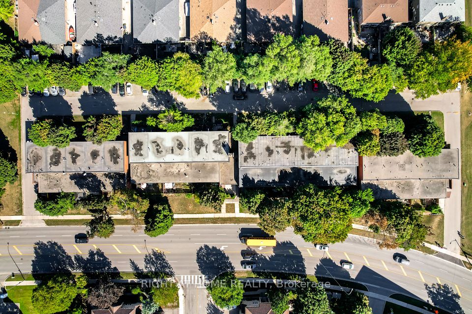 345 The East Mall N/A, Toronto, ON M9B 3Z8