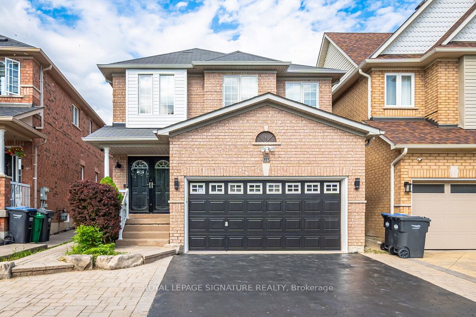 901 Knotty Pine Grove, Mississauga, ON L5W 1J9 at 901 Knotty Pine Grove, Mississauga, ON L5W 1J9, Mississauga, ON, L5W 1J9