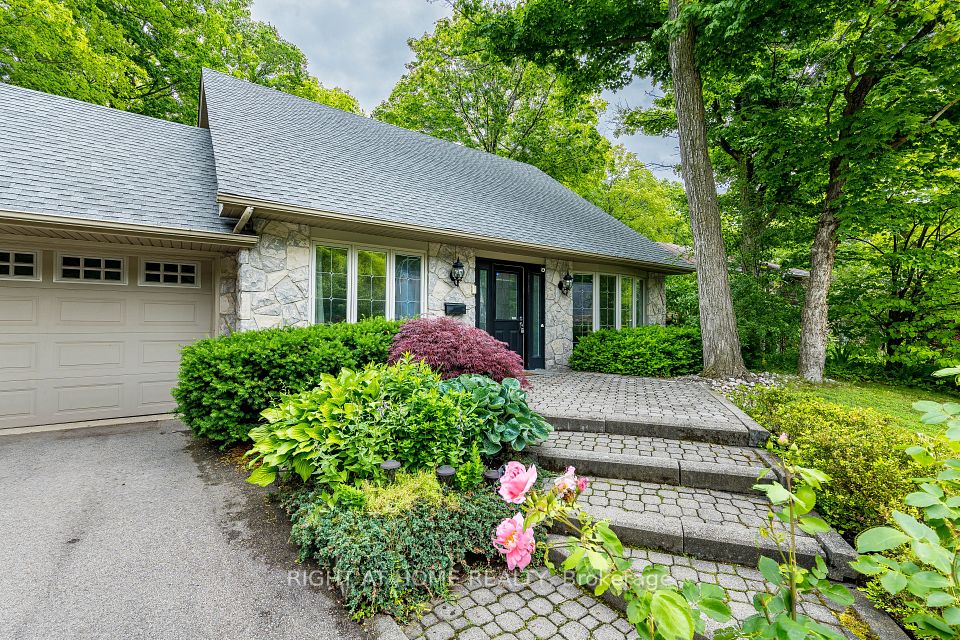1941 Four Seasons Drive, Burlington, ON L7P 2Y3 at 1941 Four Seasons Drive, Burlington, ON L7P 2Y3, Burlington, ON, L7P 2Y3