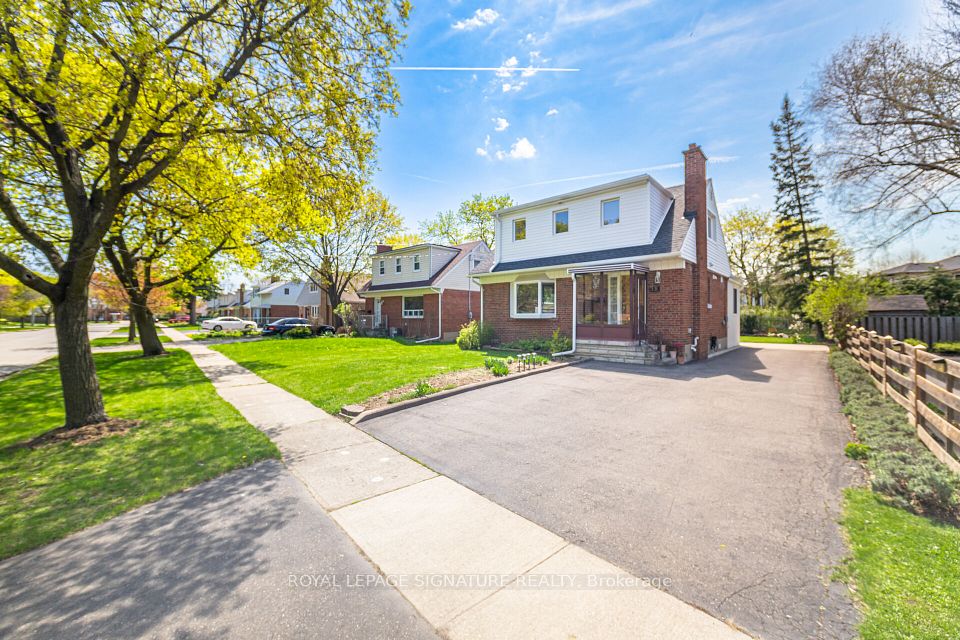18 Erlesmere Avenue, Brampton, ON L6W 2T5 at 18 Erlesmere Avenue, Brampton, ON L6W 2T5, Brampton, ON, L6W 2T5