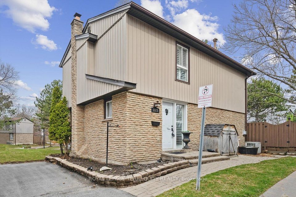 1825 Hyde Mill Crescent, Mississauga, ON L5N 0A7 at 1825 Hyde Mill Crescent, Mississauga, ON L5N 0A7, Mississauga, ON, L5N 0A7