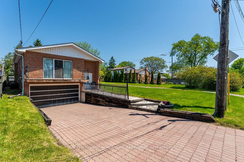 1069 Alexandra Avenue, Mississauga, ON L5E 2A1 at 1069 Alexandra Avenue, Mississauga, ON L5E 2A1, Mississauga, ON, L5E 2A1
