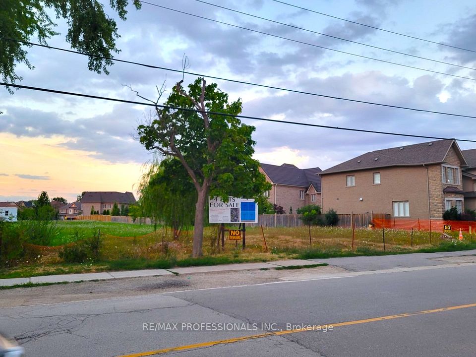 6833 Second Line W, Mississauga, ON L4W 2Y4 at 6833 Second Line W, Mississauga, ON L4W 2Y4, Mississauga, ON, L4W 2Y4