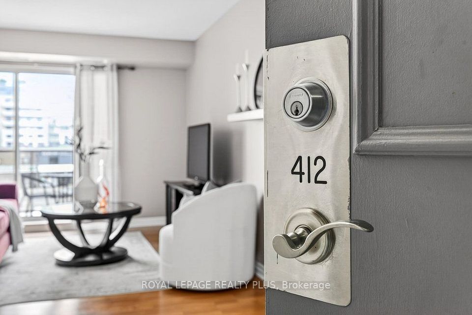 2088 Lawrence Avenue W 412, Toronto, ON M9N 3Z9 at 2088 Lawrence Avenue W 412, Toronto, ON M9N 3Z9, Toronto W04, ON, M9N 3Z9