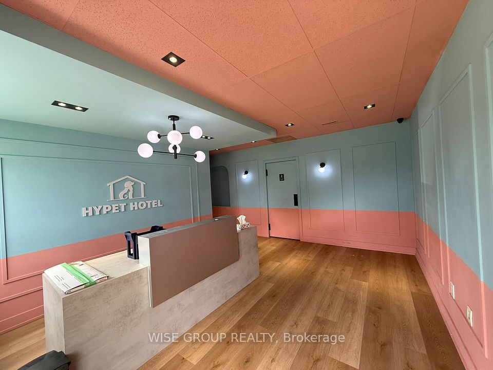 3156 Lenworth Drive, Mississauga, ON L4X 2G1