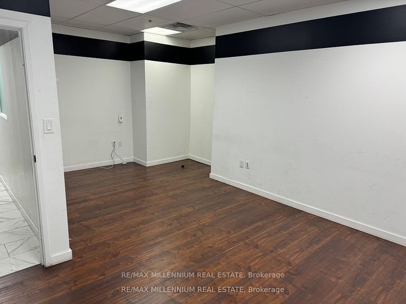 1315 Derry Road E 2, Mississauga, ON L5T 1B6
