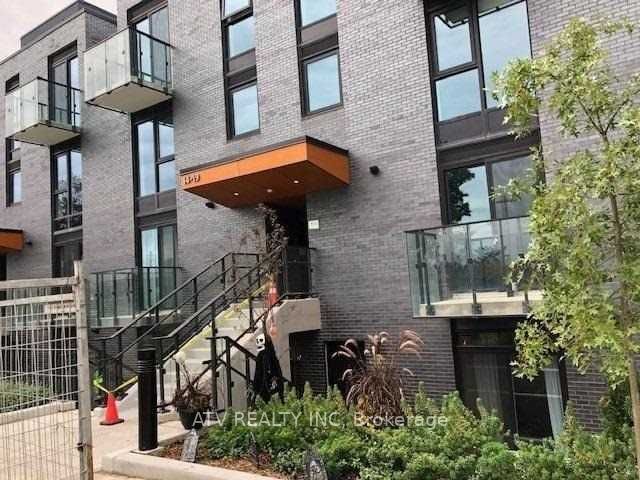 10 Brin Drive TH17, Toronto, ON M8X 0B3 at 10 Brin Drive TH17, Toronto, ON M8X 0B3, Toronto W08, ON, M8X 0B3