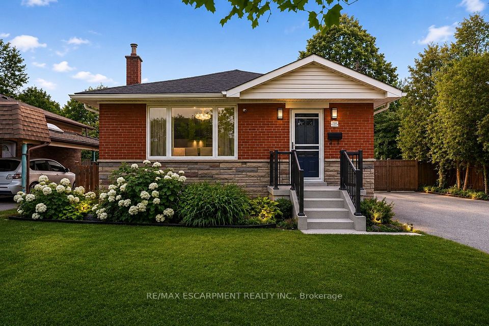 715 Drury Lane, Burlington, ON L7R 2X9 at 715 Drury Lane, Burlington, ON L7R 2X9, Burlington, ON, L7R 2X9