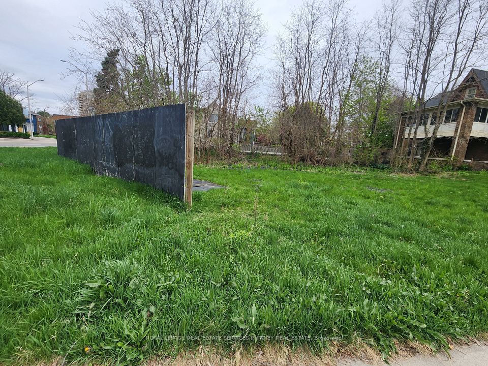 685 Brant Street, Burlington, ON L7R 2H4