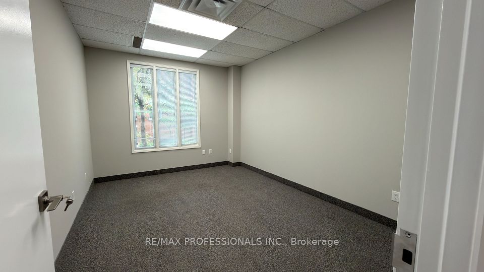 4255 Sherwoodtowne Boulevard 200, Mississauga, ON L4Z 1Y5