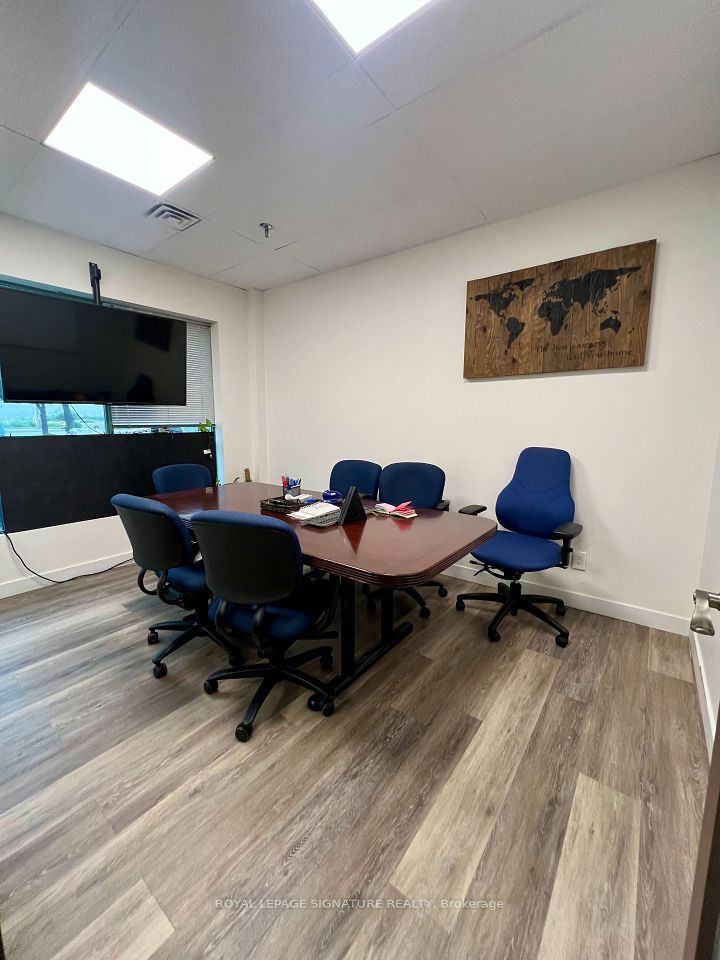 7895 Tranmere Drive 19, Mississauga, ON L5S 1V9