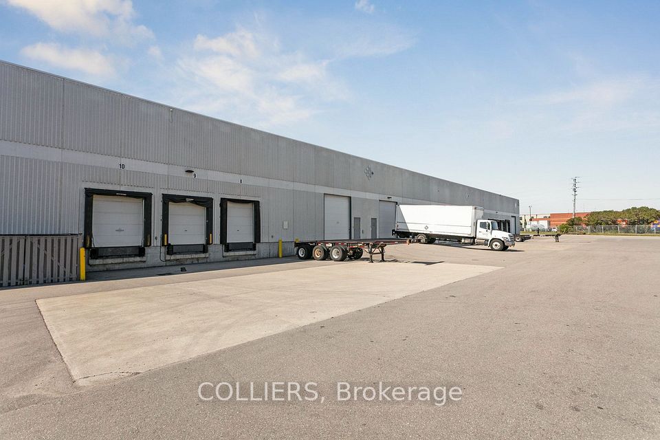 6975 Pacific Circle Unit D, Mississauga, ON L5T 2H3