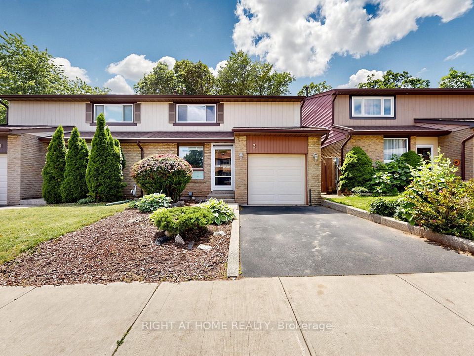 Semi-Detached  at 1580 Lancaster Drive 2, Oakville, ON L6H 2Z5, Oakville