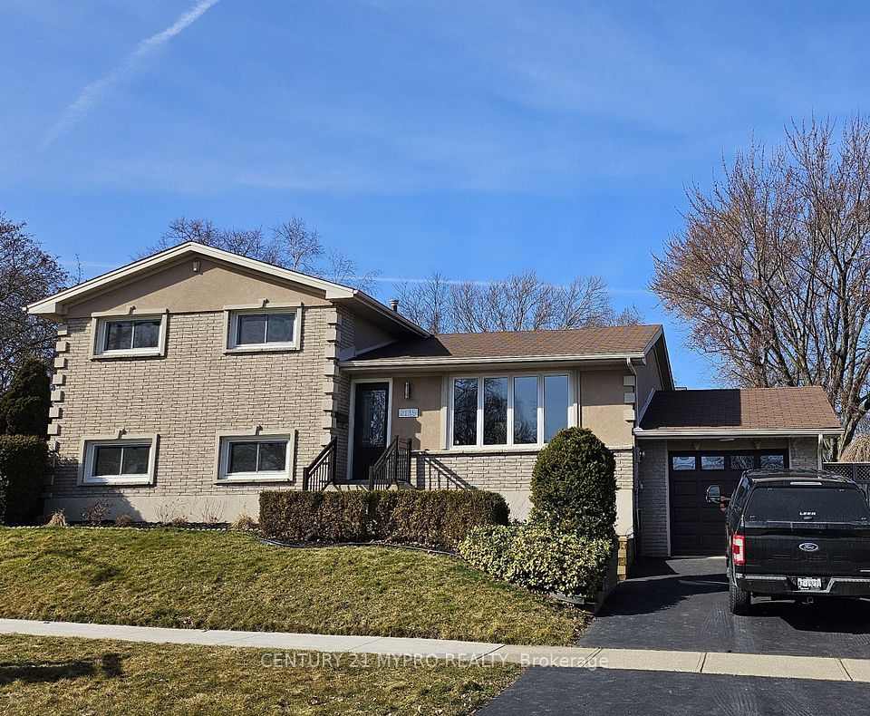 Detached at 2135 Cobblestone Drive, Burlington, ON L7P 3K2, Burlington