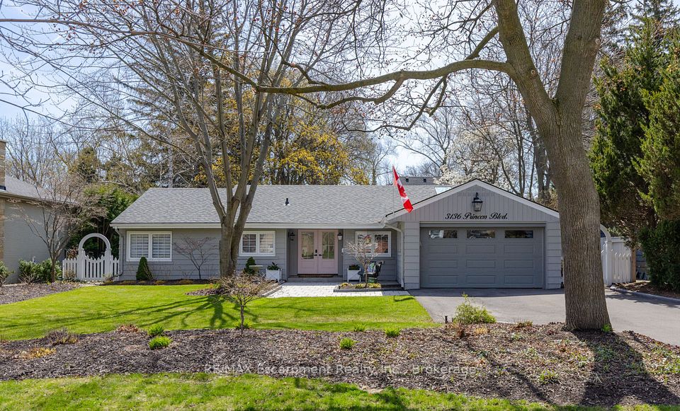 Detached at 3136 Princess Boulevard, Burlington, ON L7N 1G4, Burlington