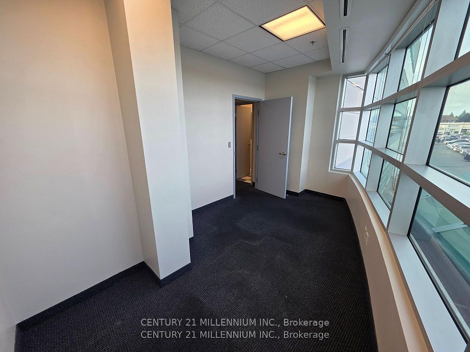 2250 Bovaird Drive E 212, Brampton, ON L6R 0W3