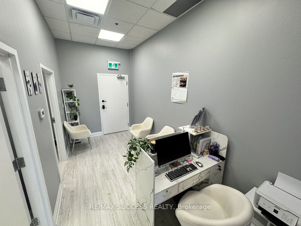 3465 Platinum Drive 209, Mississauga, ON L5M 2S1