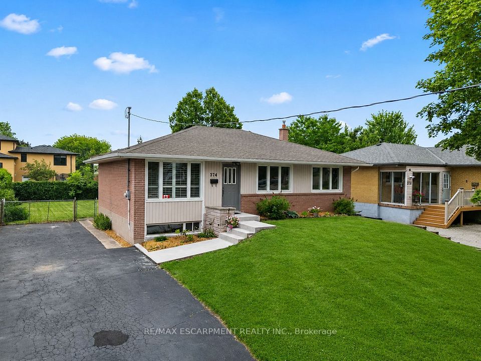 Detached at 374 ST. AUGUSTINE Drive, Oakville, ON L6K 3E9, Oakville